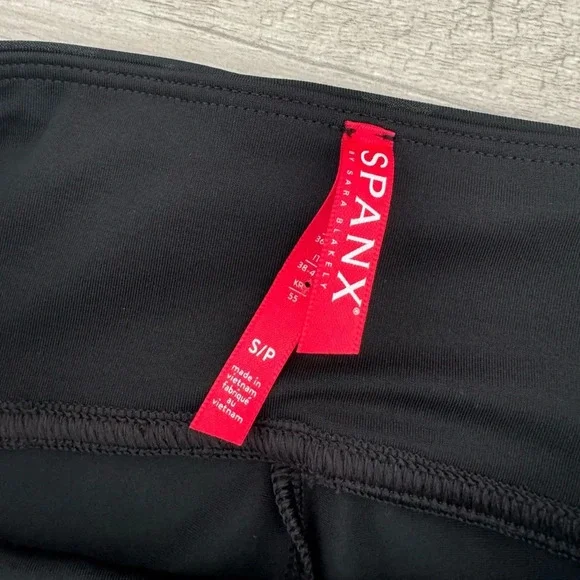Spanx Faux Leather Camo Leggings Sporty Gorp Rock Streetwear Shaping NWT Small - Picture 9 of 10